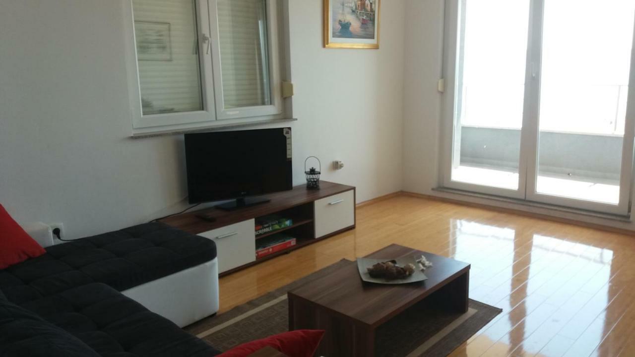 Inga'S Apartment Starigrad Paklenica Exterior photo